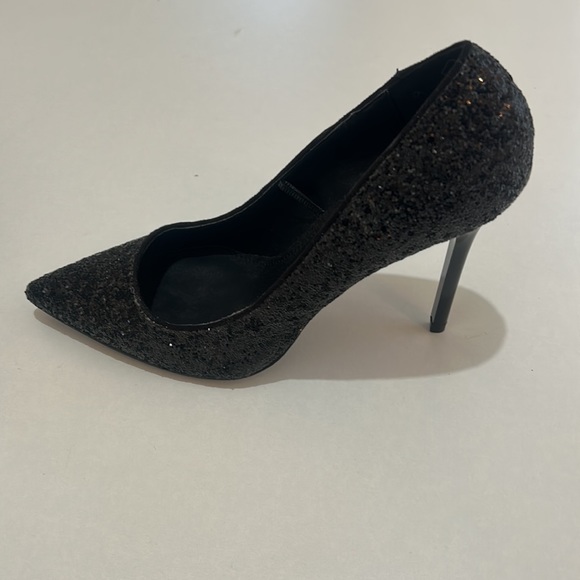FOREVER 21 BLACK GLITY HERLS PUMPS POINTY SHOES IN SIZE 6 - Picture 4 of 5